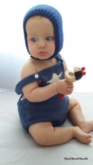 Knitted baby hat, baby pixie cap in Navy blue merino wool with button closure 0-6 months