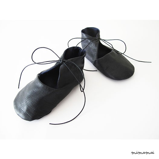 Beb&egrave; / Babies / Unisex / Gift Set / Body, Shoes and Hat.