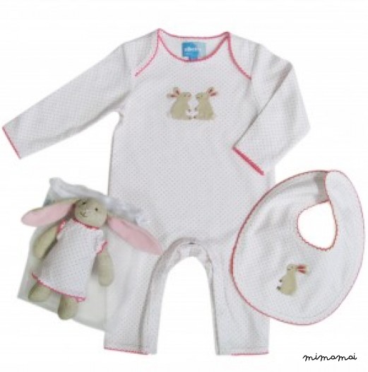 Kissing bunnies baby gift set