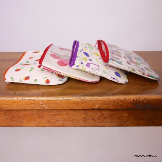 T&ograve;he purple picture pencil case