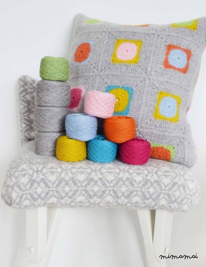 GRANNY SQUARE CROCHET CUSHION COVER KIT
