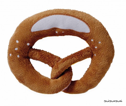 Rustling pretzel Plush with blue/white costume fabric