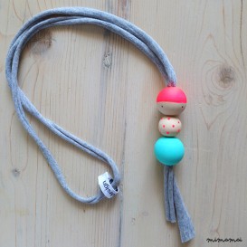 Collana MjMj doll FLUO in legno naturale dipinta a mano