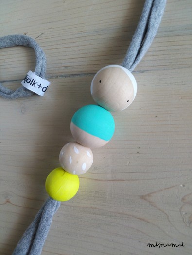 COLLANA MjMj doll fluo 4 sfere, in legno naturale dipinta a mano