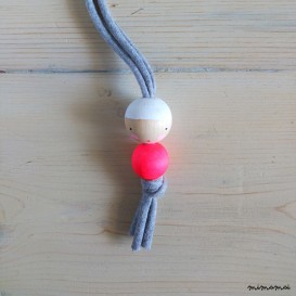 COLLANA MjMj FLUO PINK, in legno naturale dipinta a mano