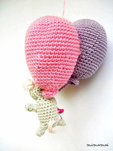 Balloon decoration for baby girl's nursery, pink lilac and hot pink balloons with mouse