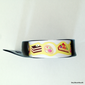 Cake sticker roll