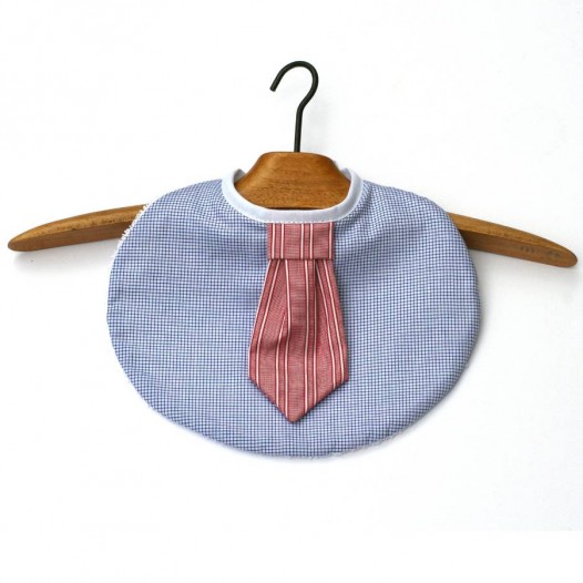 Bavoir-chic-cravate-bebe-rouge-bleu-bapteme-1