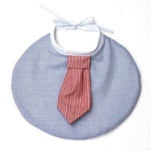 Bavoir-chic-cravate-bebe-rouge-bleu-bapteme-4