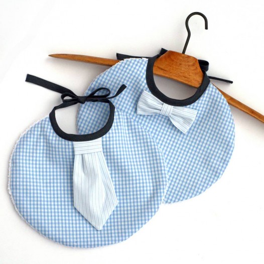 Bavoir-chic-bebe-bleu-ciel-vichy-rayures