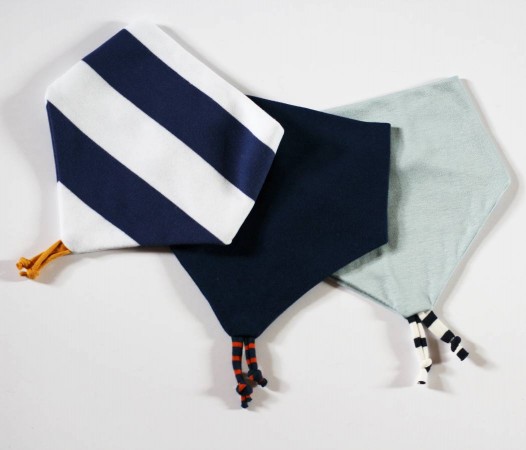 Trio-bleu-bavoirs-bandanas