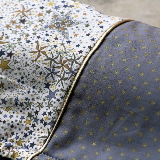 couverture-naissance-bebe-gris-liberty-adelajda-etoiles-1