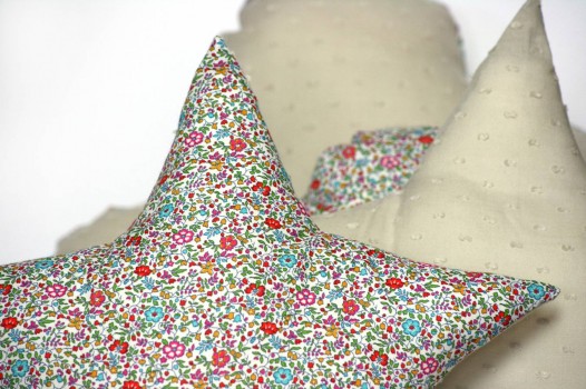 Petit-Pote-coussin-anti-chagrin-etoile-bebe-enfant-framboise-brume-Liberty-3