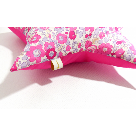 coussin-etoile-differents-liberty.jpg