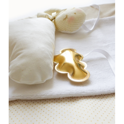 housse-de-matelas-a-langer-creme-pois-dore-et-ses-pzzzetits-accessoires-.jpg