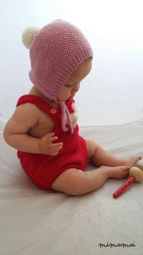 Knitted baby bonnet, knit baby hat with pompom,baby hat, knitted in 6-12 months