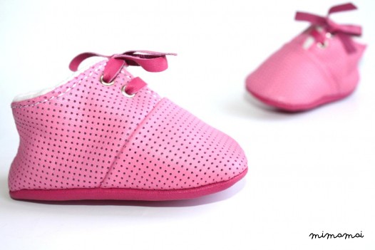 18-24 months Slippers / Baby Shoes Lamb Leather Soft Sole Pink Dots