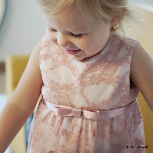 Abito bambina in pizzo colorato