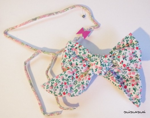BARRETTE GROS NOEUD FLEURIS
