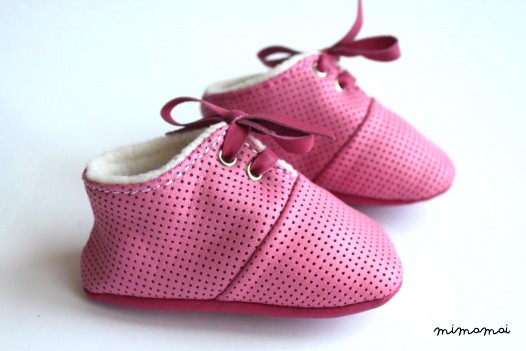 18-24 months Slippers / Baby Shoes Lamb Leather Soft Sole Pink Dots