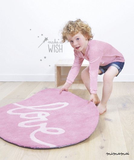 Tapis b&eacute;b&eacute; fille rose Love
