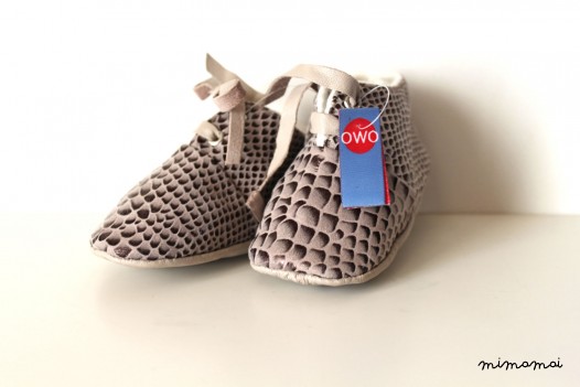 18 - 24 Months Slippers / Baby Shoes Lamb Leather B/W
