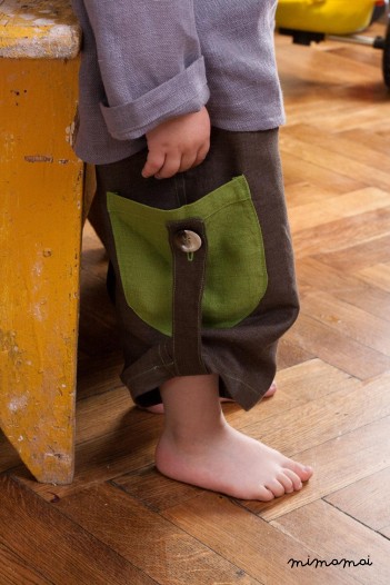 Linen brown pants with green pockets