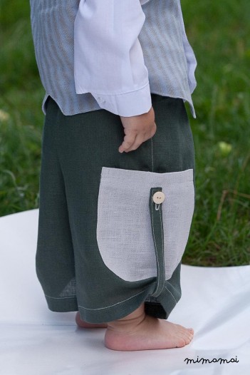 Linen sea green pants with huge light grey pockets