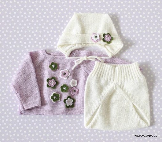 Maglia bambino insieme. Maglione, copertura del pannolino, cap. Lilla, bianco e verde.
