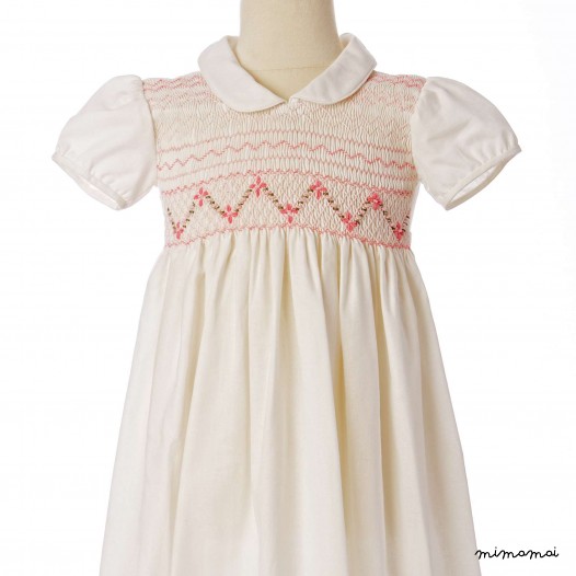 Becker&rsquo;s White Flower girl