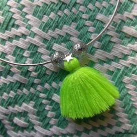 Collier "Magic Pom Pom" vert fluo