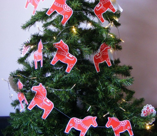 SCANDINAVIAN DALA HORSE PAPER GARLAND