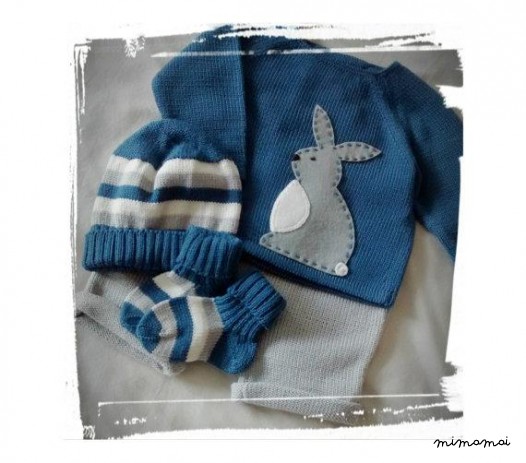 maglia bambino insieme. Maglione, pantaloni, cappello e calze. Feltro di coniglio. lana merino 100%.
