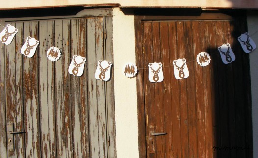 DEER & FOREST PAPER GARLAND