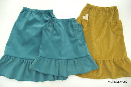 Natural cord skirt with big round ruffled pockets