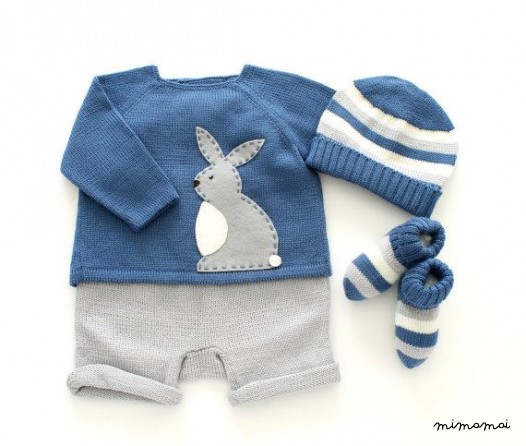 maglia bambino insieme. Maglione, pantaloni, cappello e calze. Feltro di coniglio. lana merino 100%.