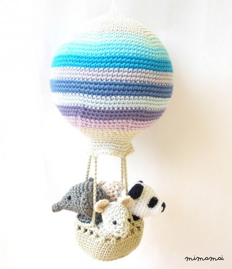 Hot air balloon nursery decoration with crochet animals in blue