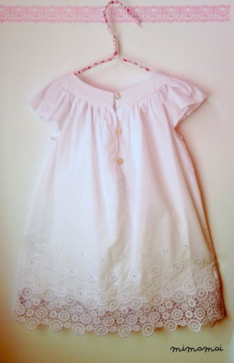 Dress 100% cotton... White dress... Dress classic... Embroidered dress