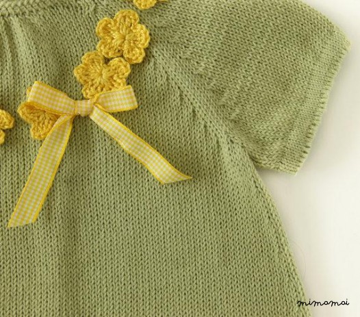 Baby maglia abito verde. Collana Crochet giallo. 100% cotone.