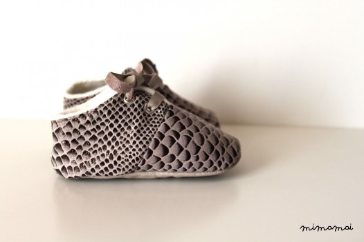 18 - 24 Months Slippers / Baby Shoes Lamb Leather B/W