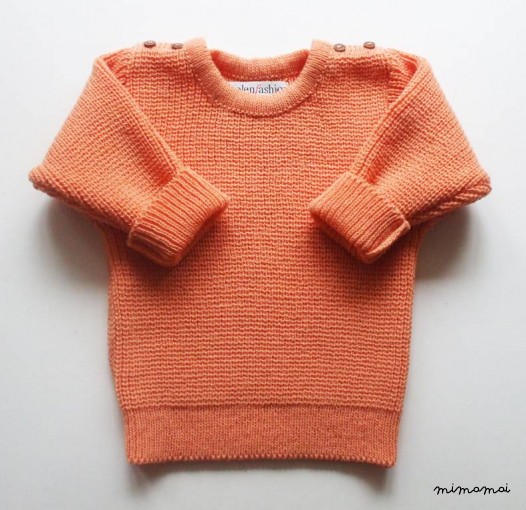 Babies/Children's knitted lambswool crew neck sweater with oak buttons/jumper/cardigan