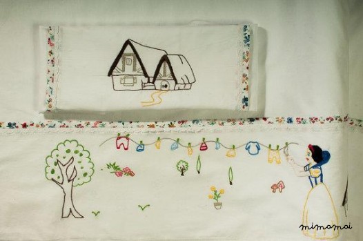 Snow White cradle bedding, baby sheets and pillowcase, hand embroidered