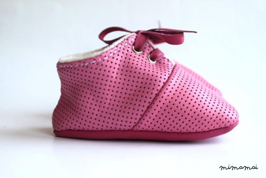 18-24 months Slippers / Baby Shoes Lamb Leather Soft Sole Pink Dots