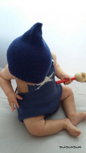 Knitted baby hat, baby pixie cap in Navy blue merino wool with button closure 0-6 months