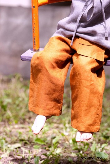 Linen terracotta trousers with a hanging pocket