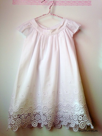 Dress 100% cotton... White dress... Dress classic... Embroidered dress