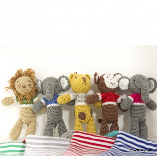 Luca Lion Rattle in Bag