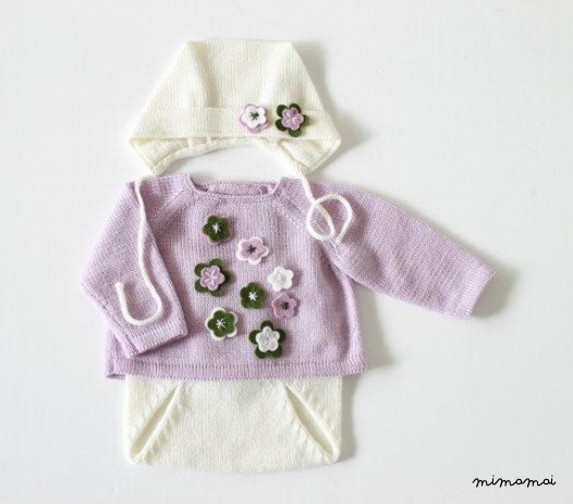 Maglia bambino insieme. Maglione, copertura del pannolino, cap. Lilla, bianco e verde.
