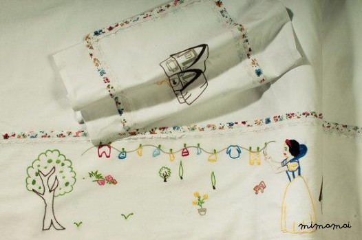 Snow White cradle bedding, baby sheets and pillowcase, hand embroidered
