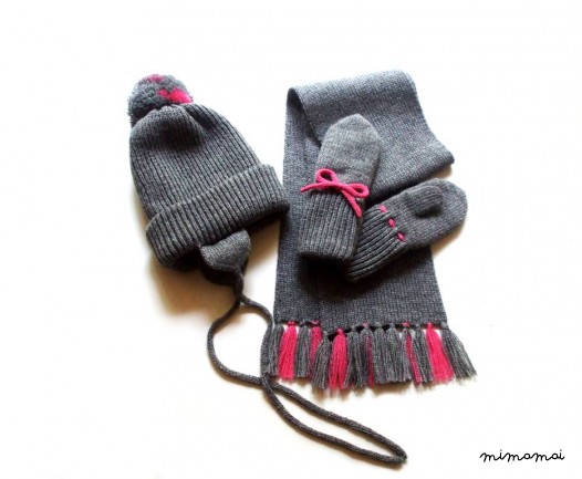 Babies/Children's Double knitted Virgin wool beanie with Pom-Pom/winter hat/bonnet/pom-pom hat